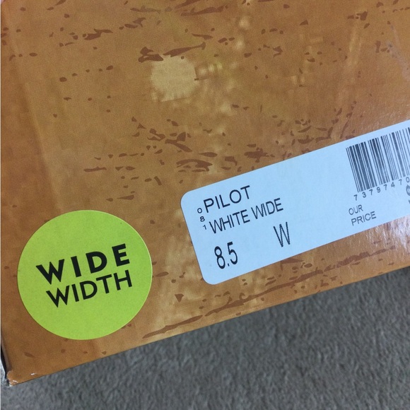 Unr8ted White Chelsea boots Womens size 8.5W slip on - Picture 11 of 11